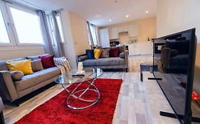 3 Bedroomflat-Free Parking-Wifi-Parking-8People